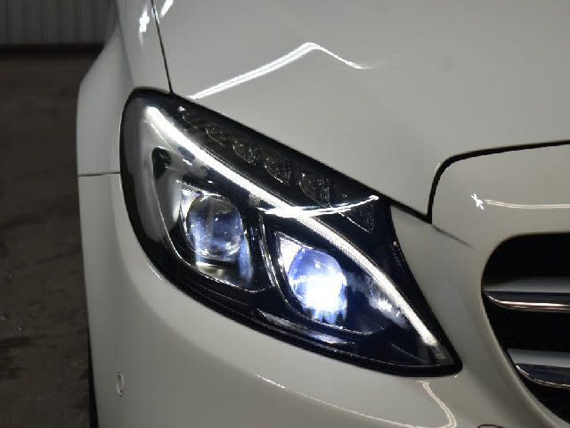 MERCEDES BENZ C class sedan