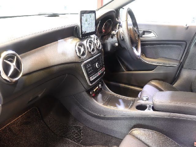 MERCEDES BENZ GLA class