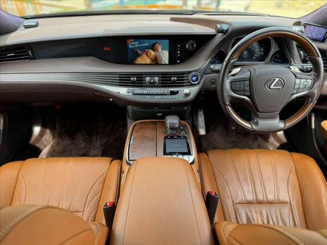 LEXUS LS500h 4WD