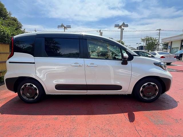 SIENTA HYBRID