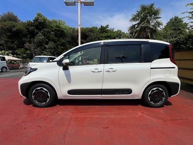 SIENTA HYBRID