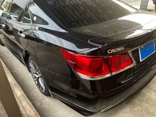 CROWN sedan