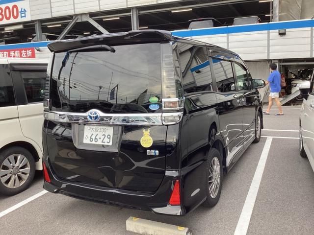 VOXY HYBRID