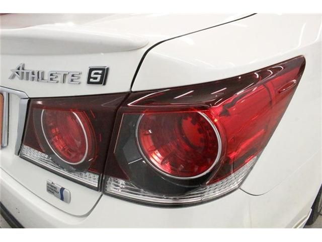 CROWN sedan hybrid