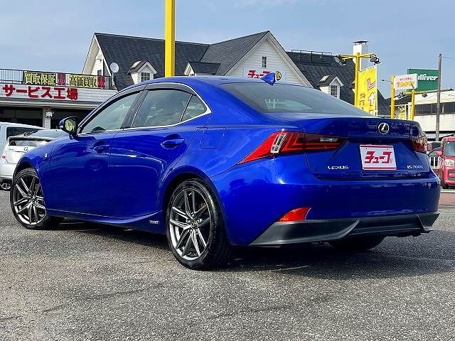 LEXUS IS300h