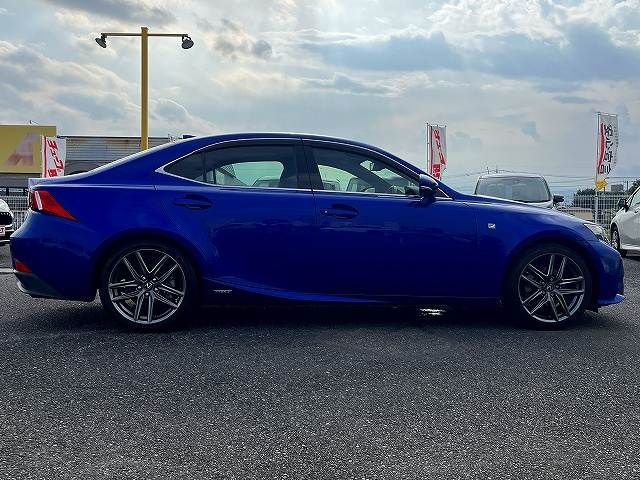 LEXUS IS300h