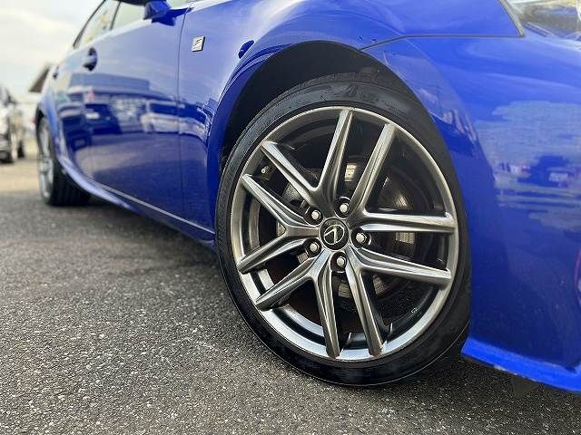 LEXUS IS300h