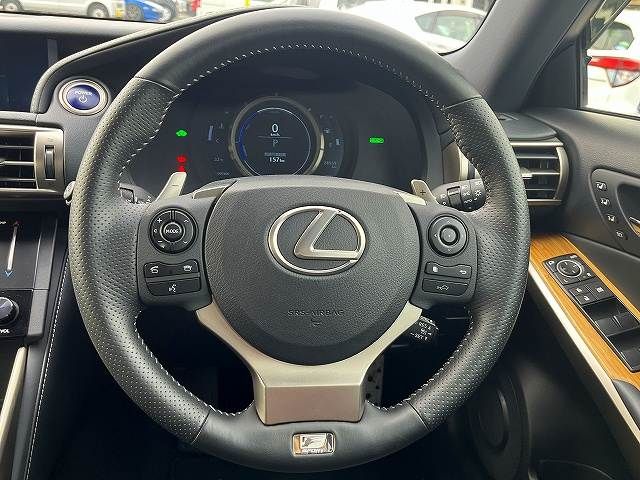 LEXUS IS300h