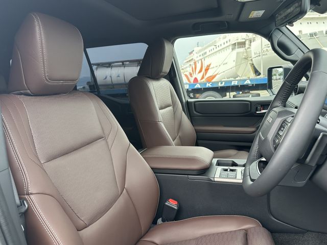 LANDCRUISER 250