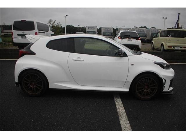 GR YARIS