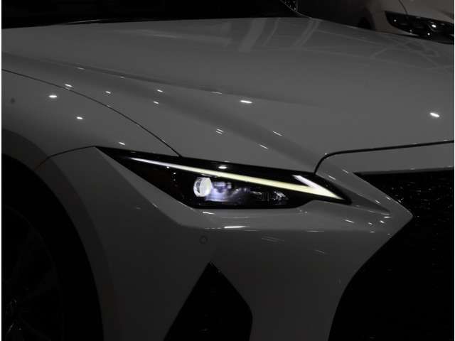 LEXUS IS300