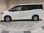 VOXY HYBRID
