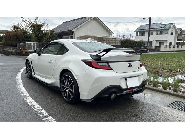 GR86