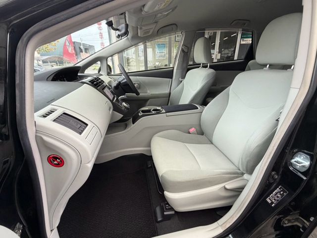 PRIUS Alpha