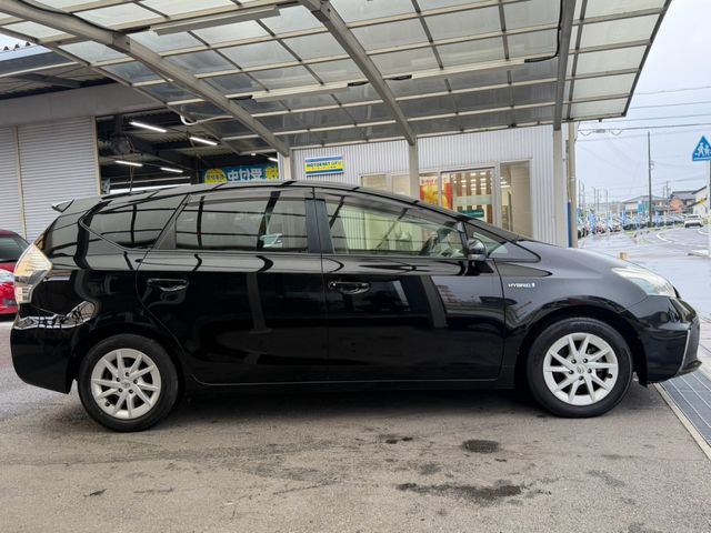 PRIUS Alpha