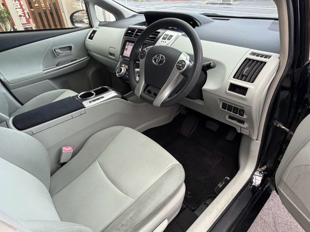 PRIUS Alpha