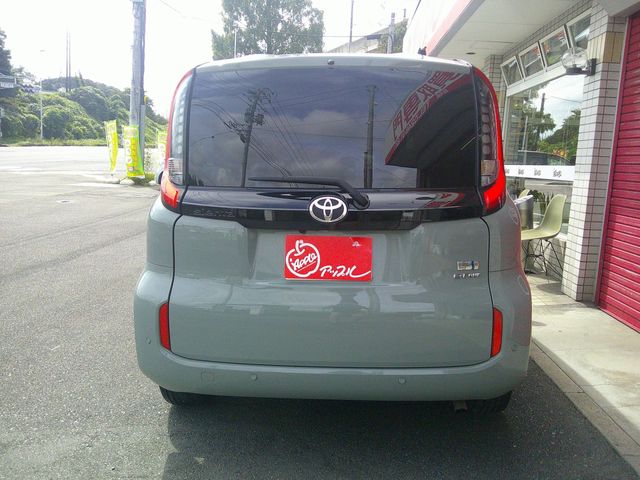 SIENTA HYBRID
