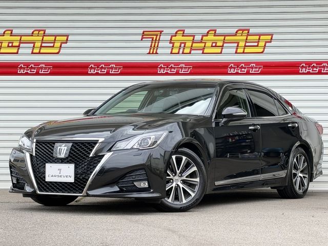 CROWN sedan