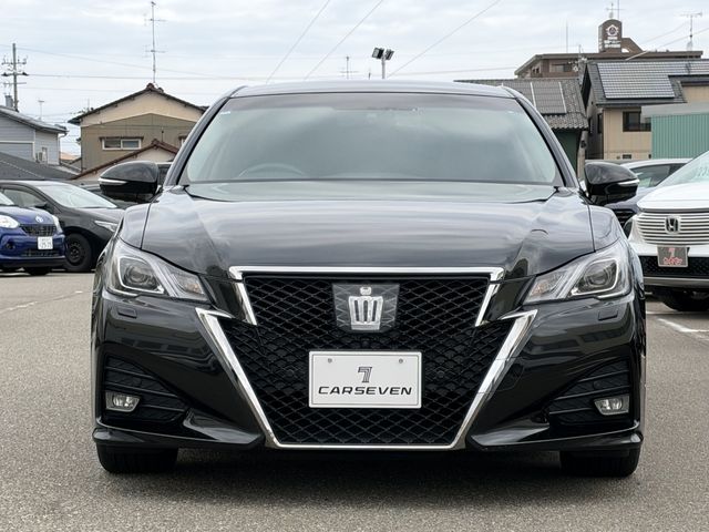 CROWN sedan