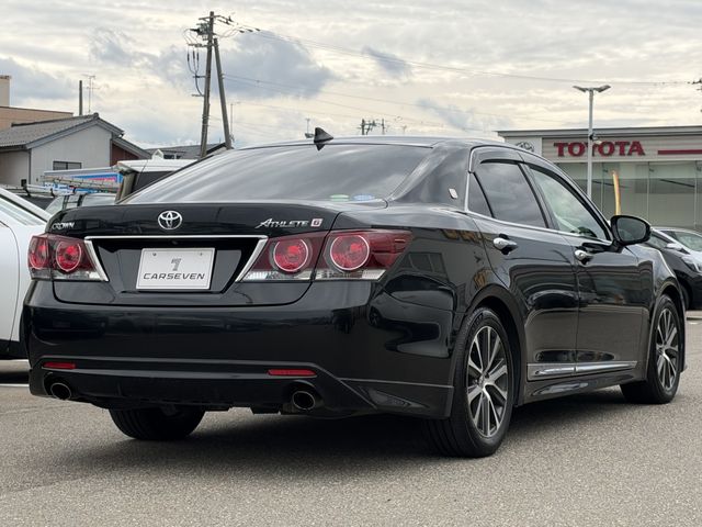 CROWN sedan