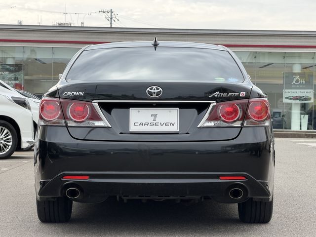 CROWN sedan
