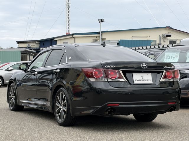 CROWN sedan