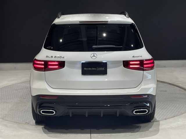 MERCEDES BENZ GLB