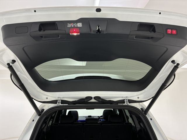 MERCEDES BENZ GLB