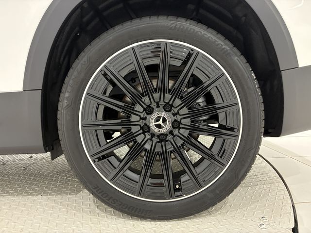MERCEDES BENZ GLB