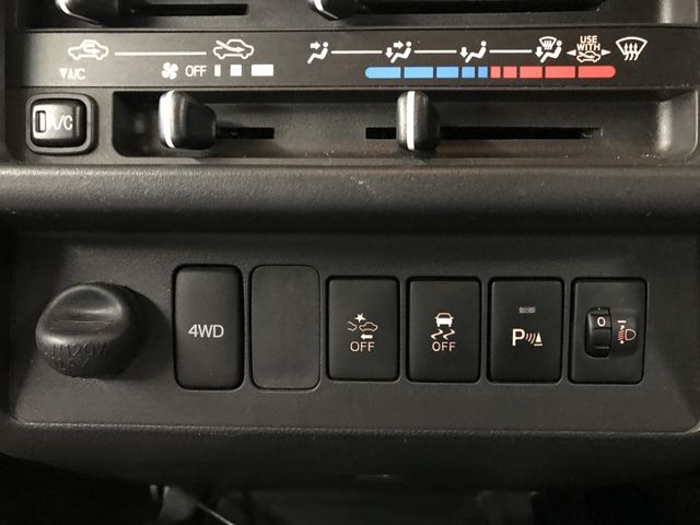 PIXIS truck 4WD