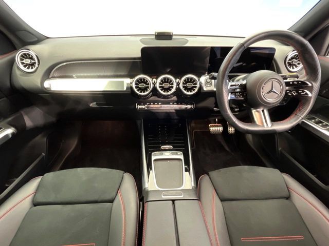 MERCEDES BENZ GLB