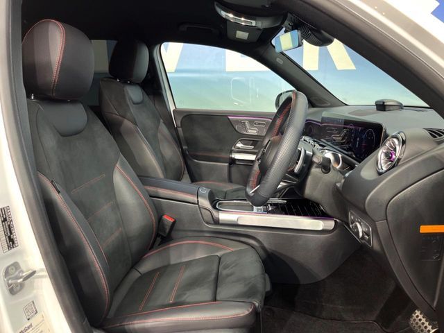 MERCEDES BENZ GLB