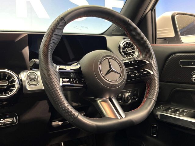 MERCEDES BENZ GLB