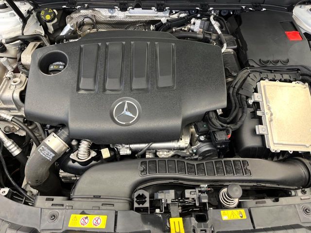 MERCEDES BENZ GLB