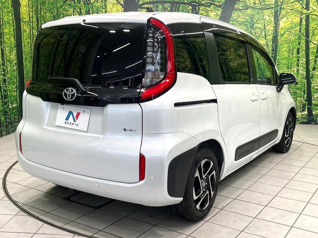 SIENTA HYBRID