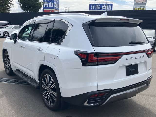 LEXUS LX600