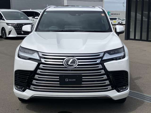 LEXUS LX600