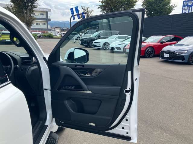 LEXUS LX600