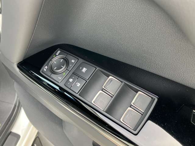 LEXUS LX600