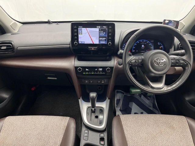 YARIS CROSS