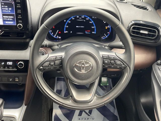 YARIS CROSS