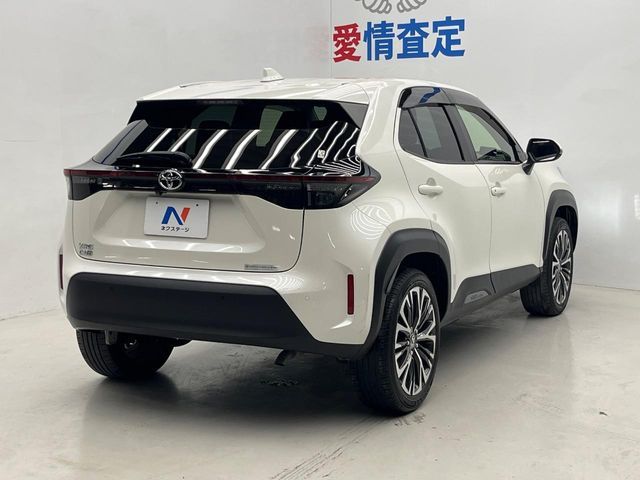 YARIS CROSS