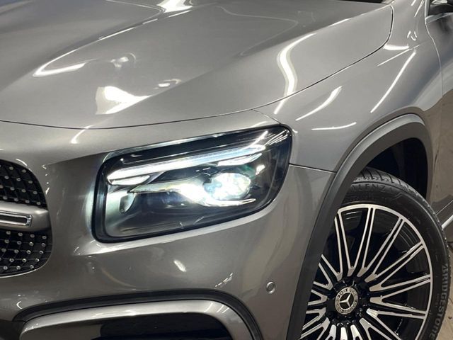MERCEDES BENZ GLB
