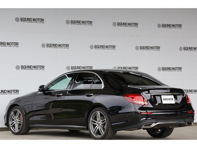 MERCEDES BENZ E class sedan