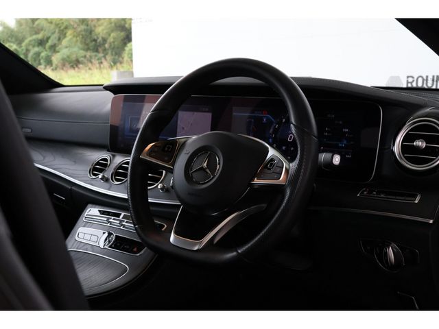 MERCEDES BENZ E class sedan