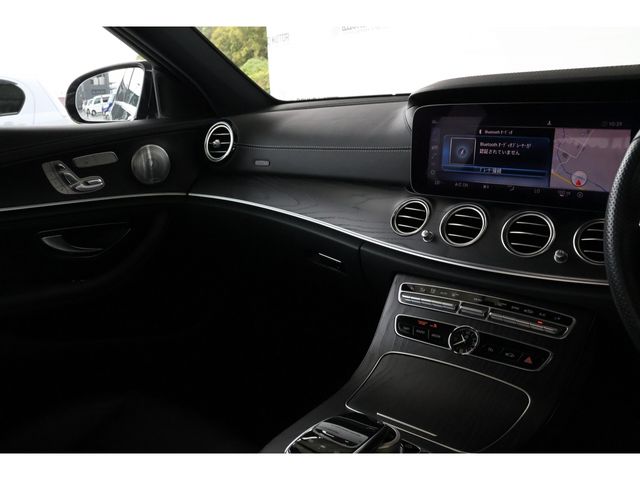 MERCEDES BENZ E class sedan