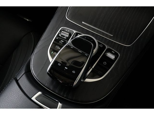 MERCEDES BENZ E class sedan