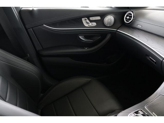 MERCEDES BENZ E class sedan