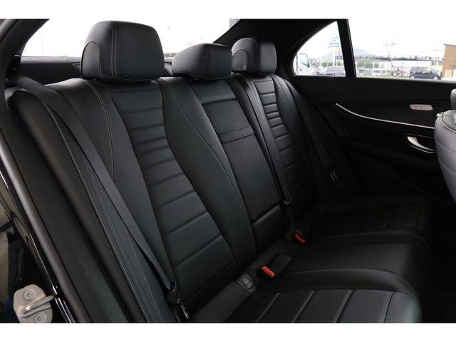 MERCEDES BENZ E class sedan