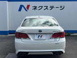 CROWN sedan hybrid